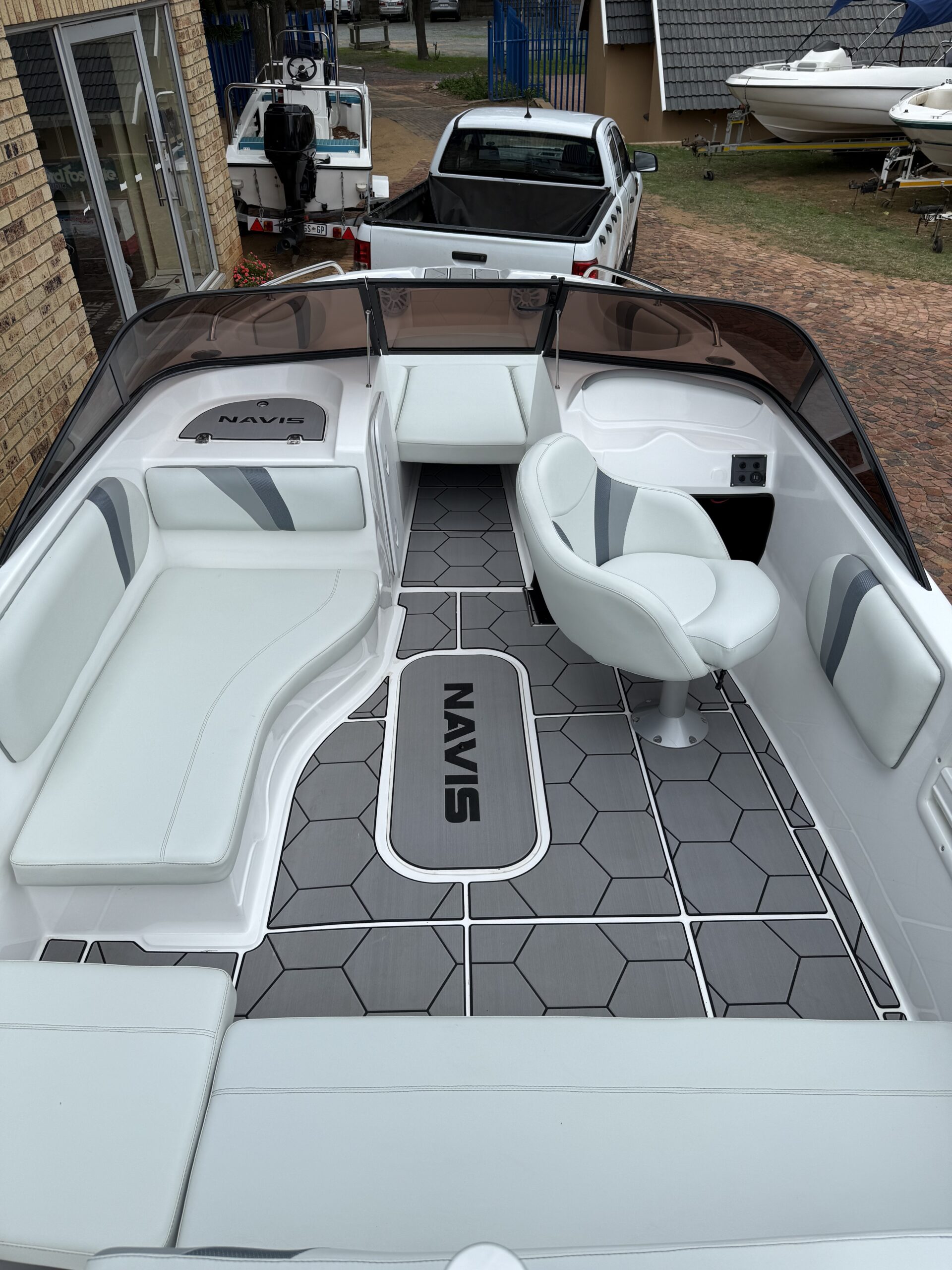 2025 Navis 190 - Image 5