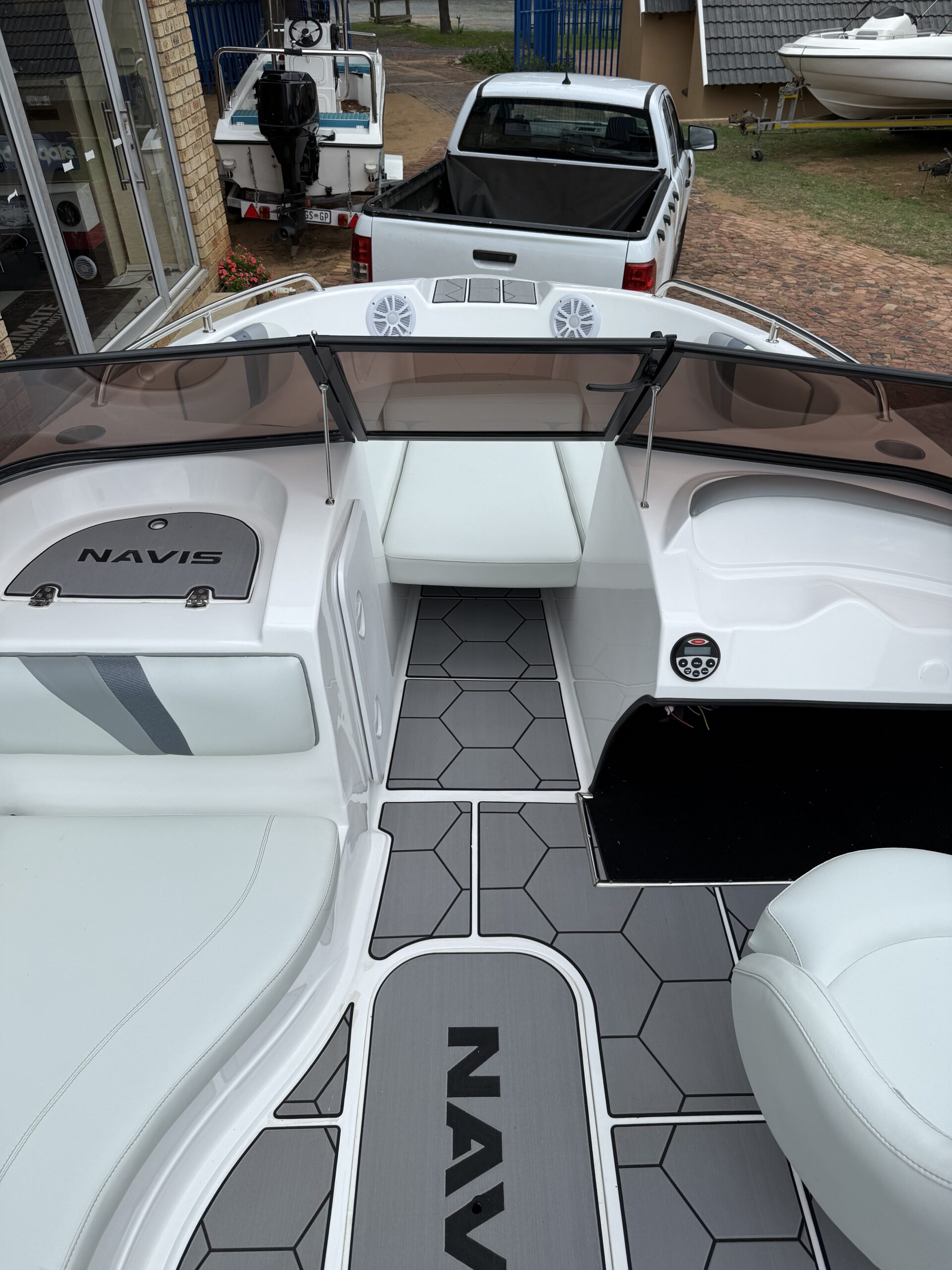 2025 Navis 190 - Image 6