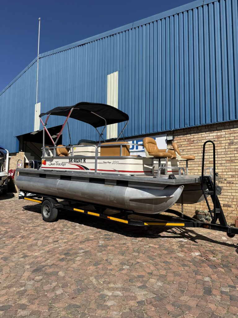 Sun Tracker 200